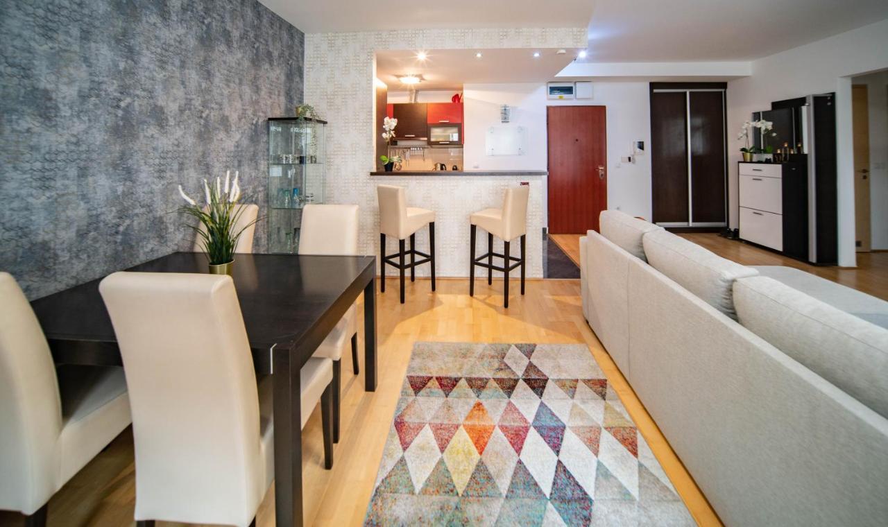 Free Parking! Soho 101, 4 Ppl, Ac, Superfast Wifi, Tv Apartament